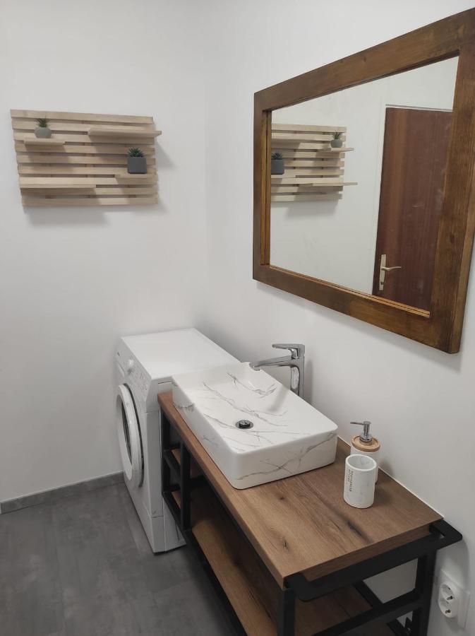 Apartment Ivano Водице Екстериор снимка